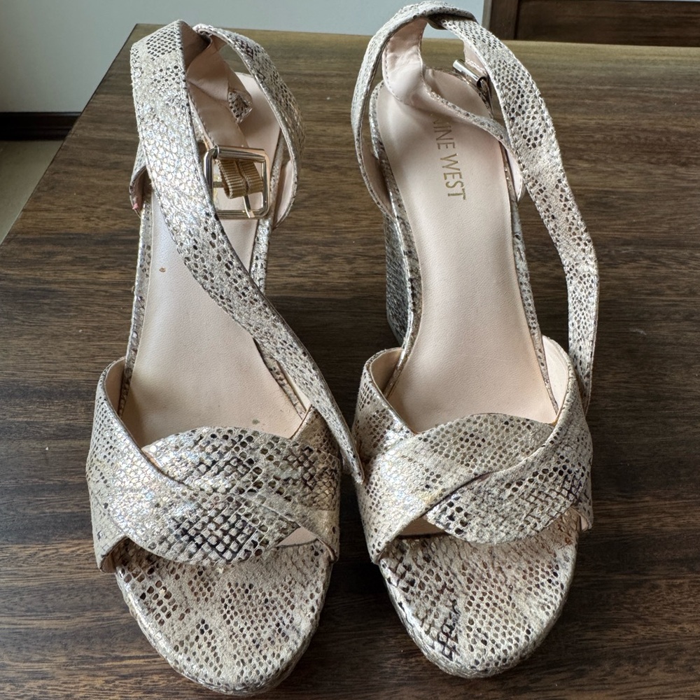 Nine West Cream and Tan Snakeskin Heels